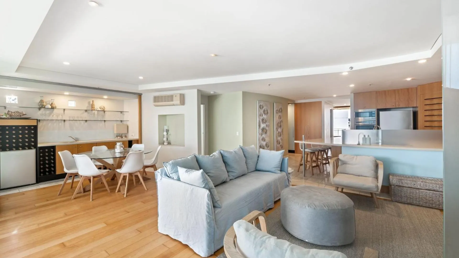3 Bedroom Luxurious And Spacious Apartment One Street Away From Beach Mooloolaba