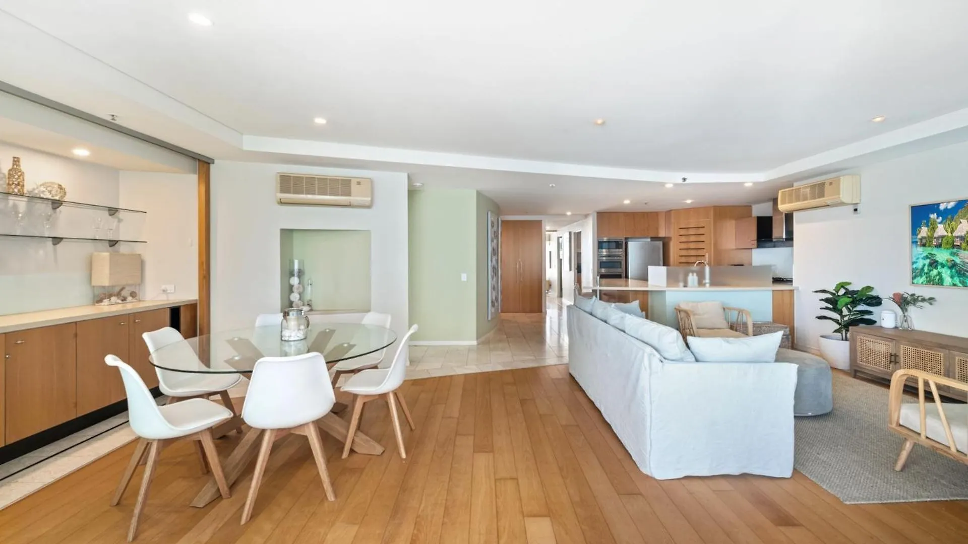 3 Bedroom Luxurious And Spacious Apartment One Street Away From Beach Mooloolaba