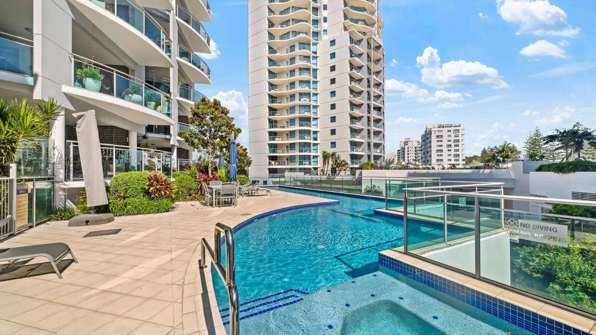 3 Bedroom Luxurious And Spacious Apartment One Street Away From Beach Mooloolaba Australia