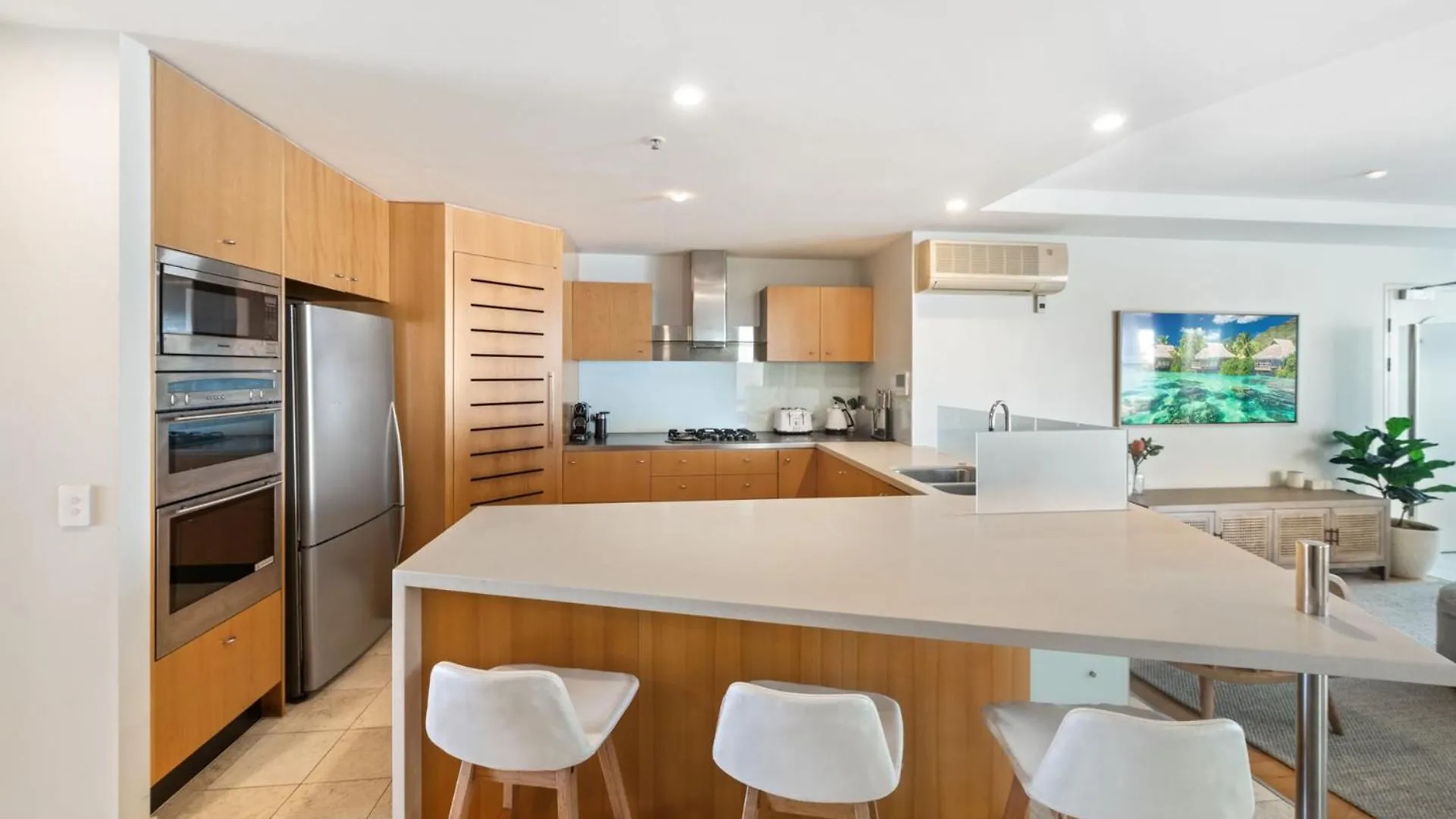 3 Bedroom Luxurious And Spacious Apartment One Street Away From Beach Mooloolaba